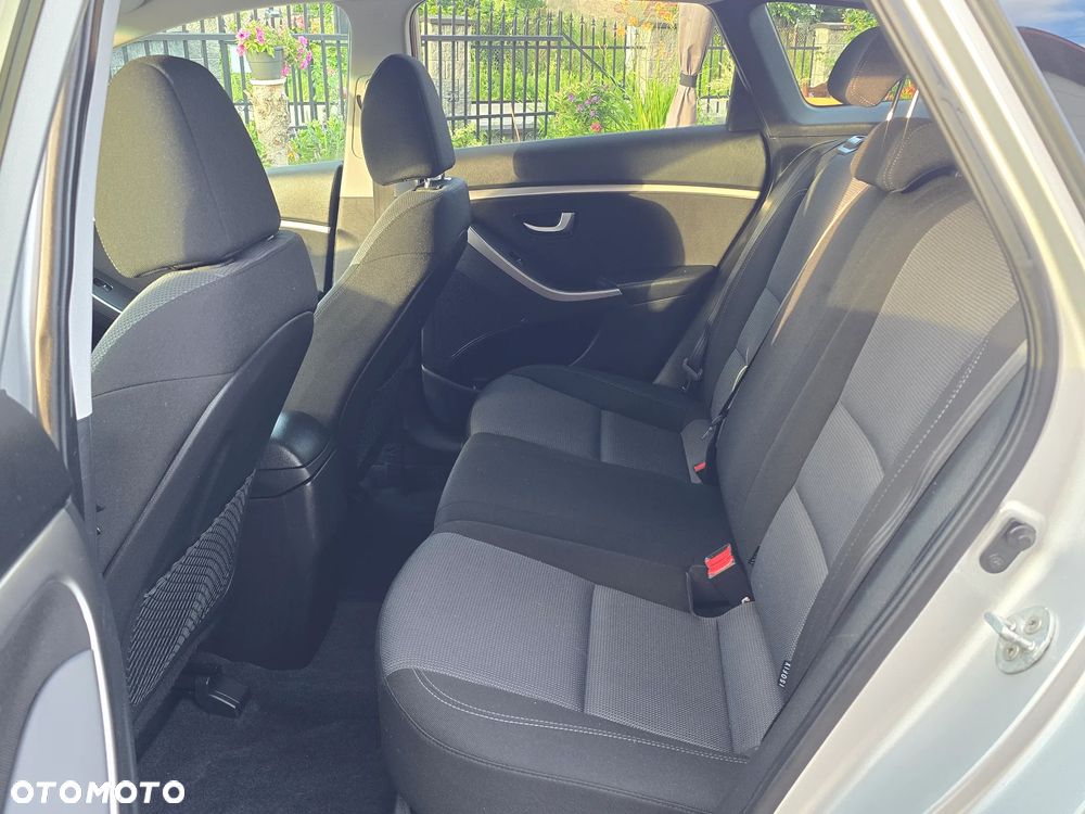 Hyundai i30 blue 1.6 GDI YES Gold - 18