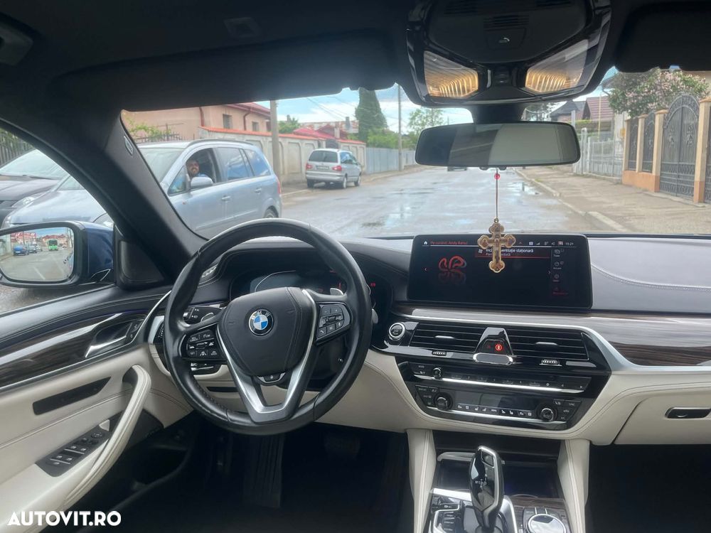 BMW Seria 5 530d Aut. Luxury Line - 8