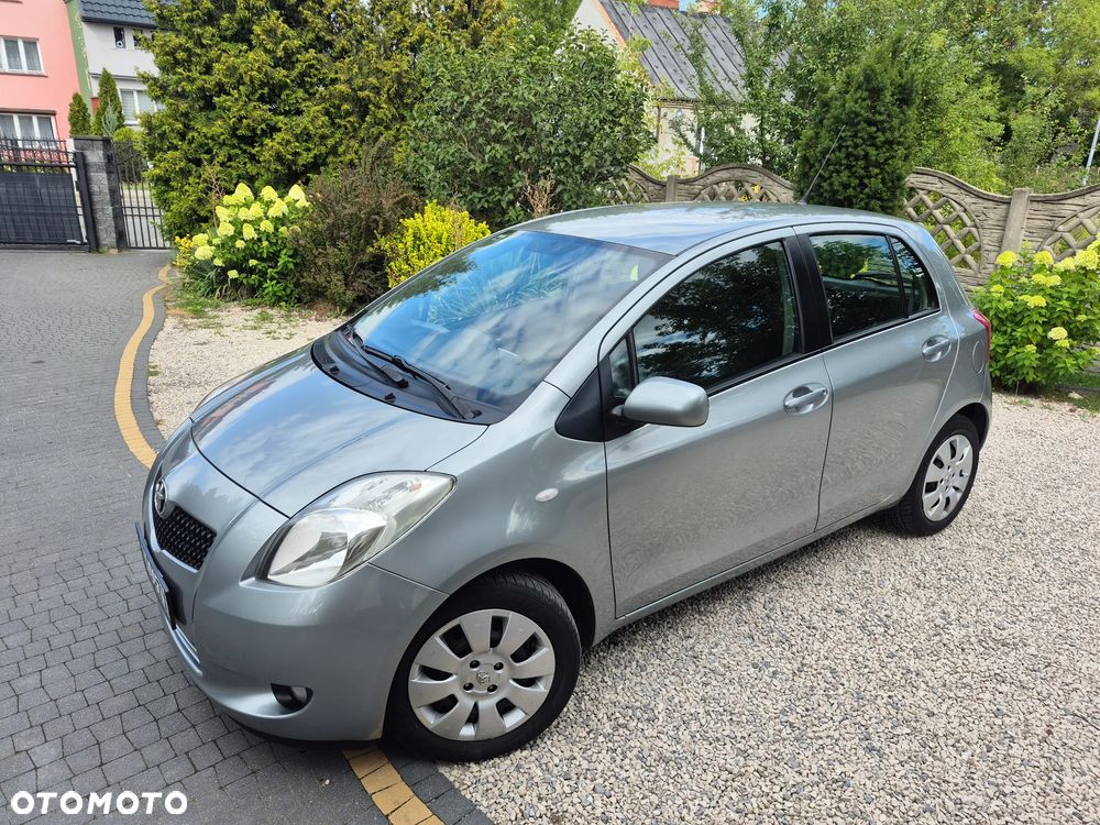 Toyota Yaris 1.3 VVT-i Sol - 2