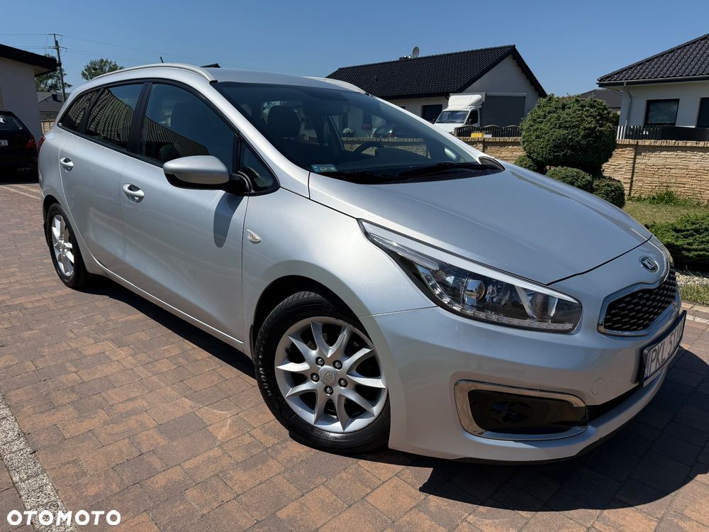 Kia Ceed - 4
