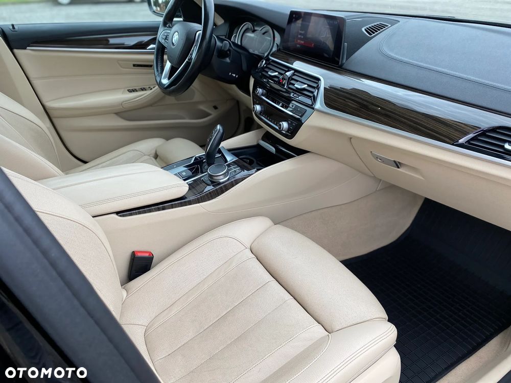 BMW Seria 5 520d Luxury Line - 11