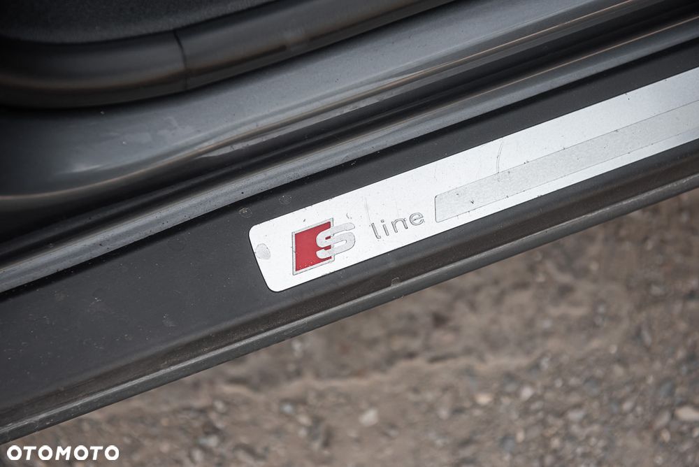 Audi A3 Sportback 2.0 TDI DPF S tronic S line Sportpaket - 28