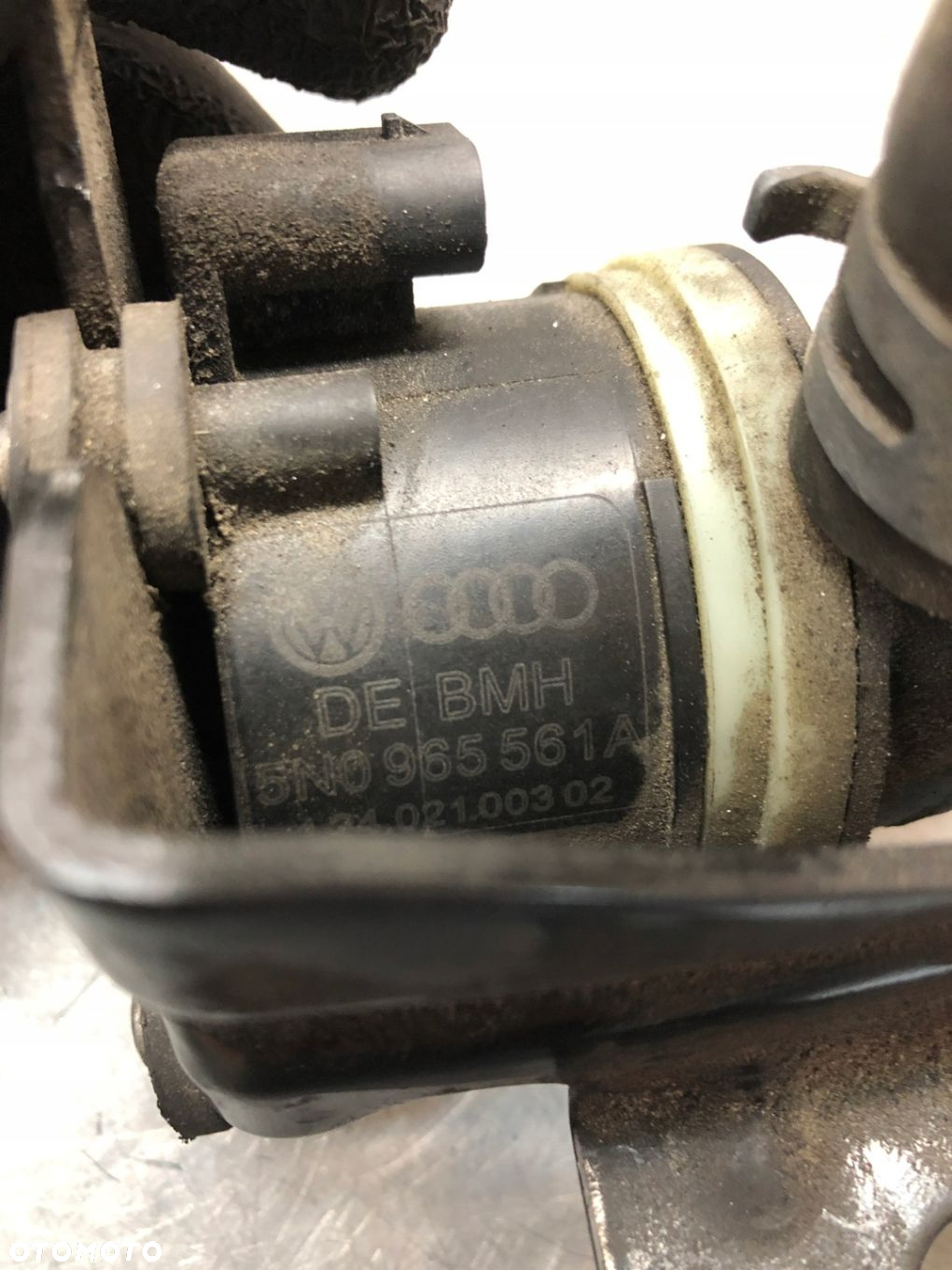 A4 B8 2.0 TDI CGL POMPA WODY 5N0965561A - 3