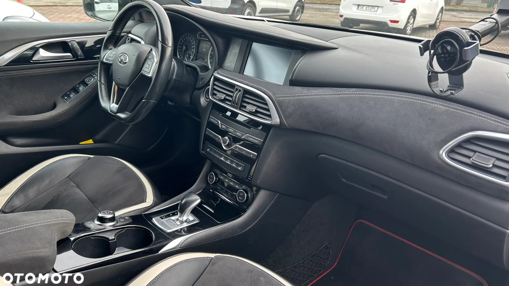 Infiniti Q30 2.0t Sport AWD 7DCT - 5