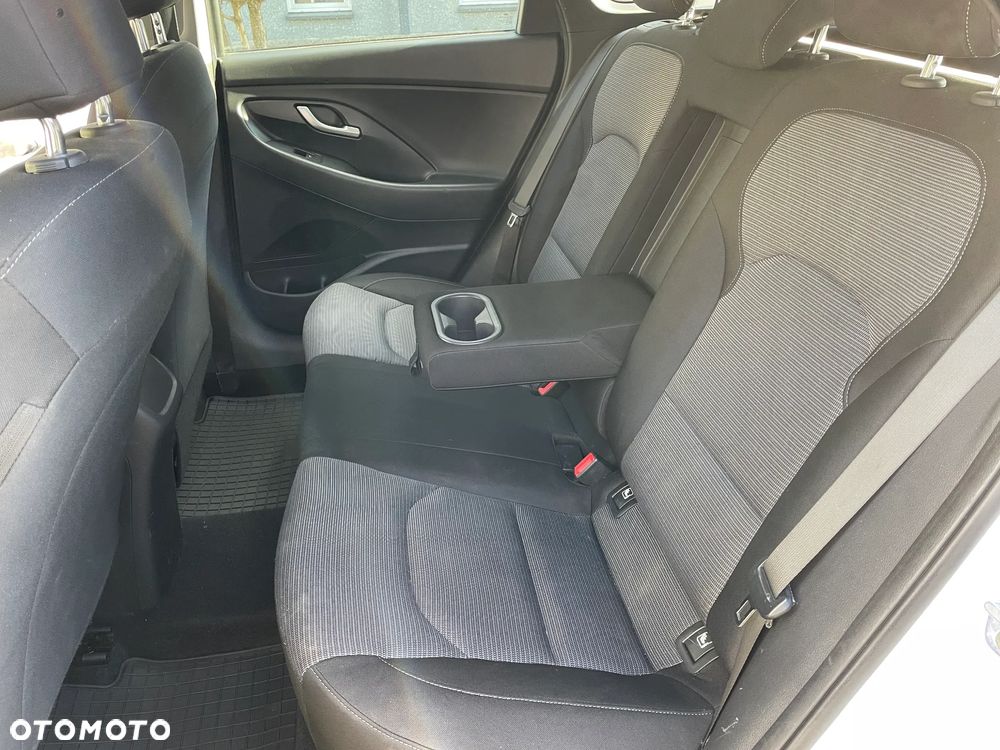 Hyundai i30 1.0 T-GDI Family - 40