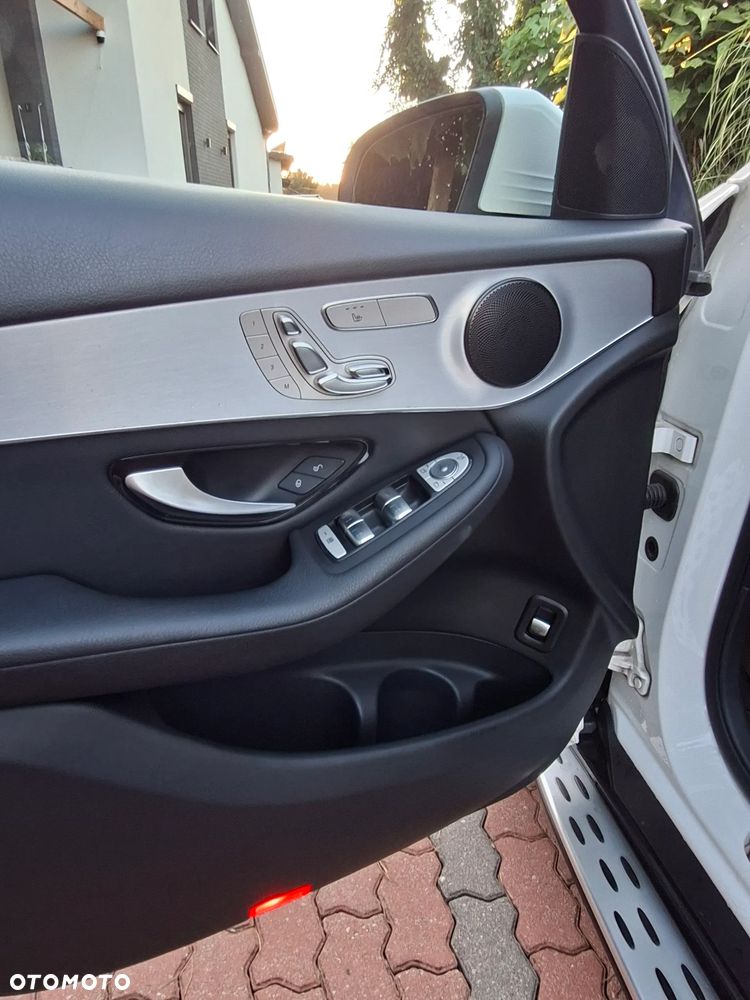 Mercedes-Benz GLC 300 4Matic 9G-TRONIC - 25
