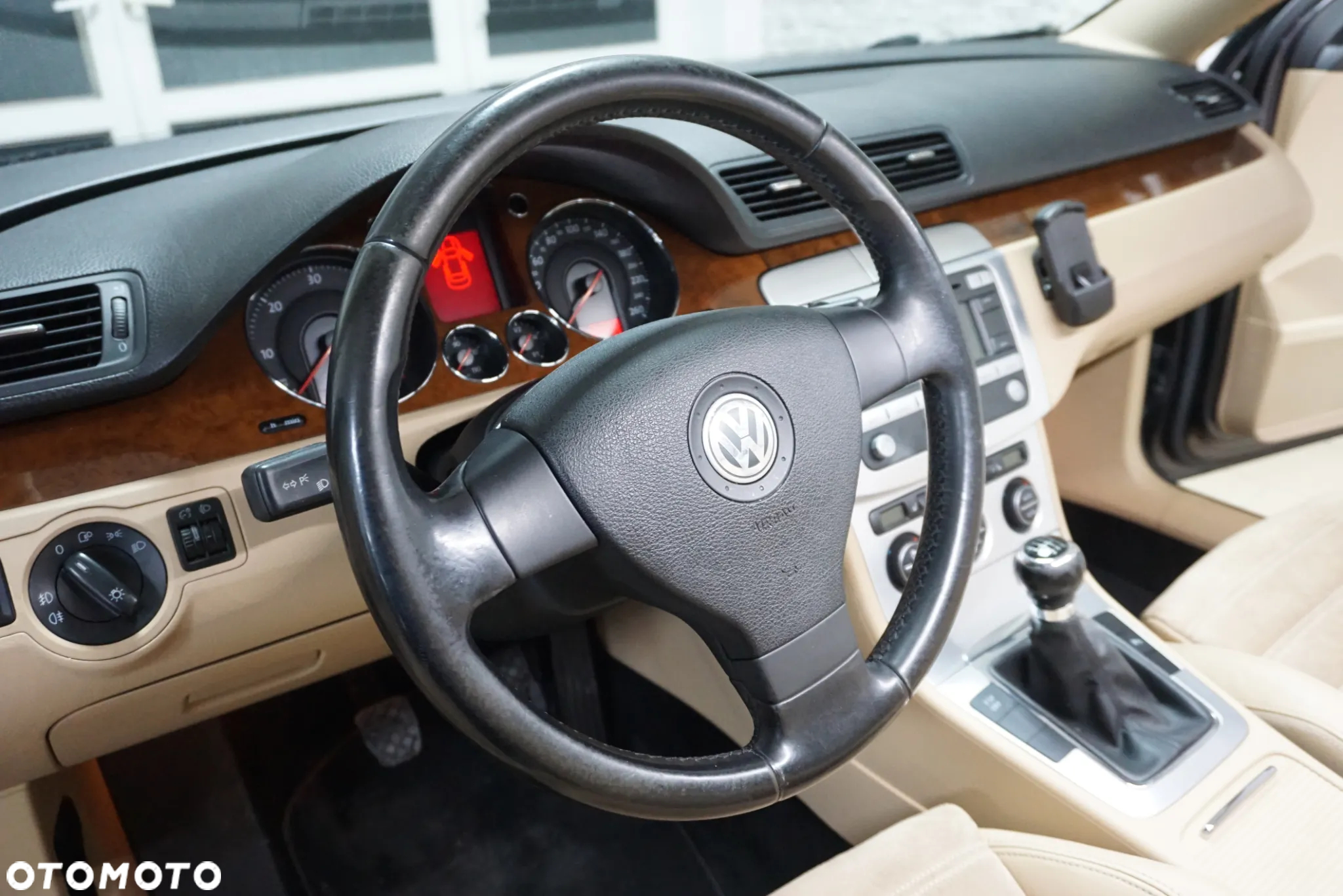 Volkswagen Passat 2.0 TDI DPF Highline - 15