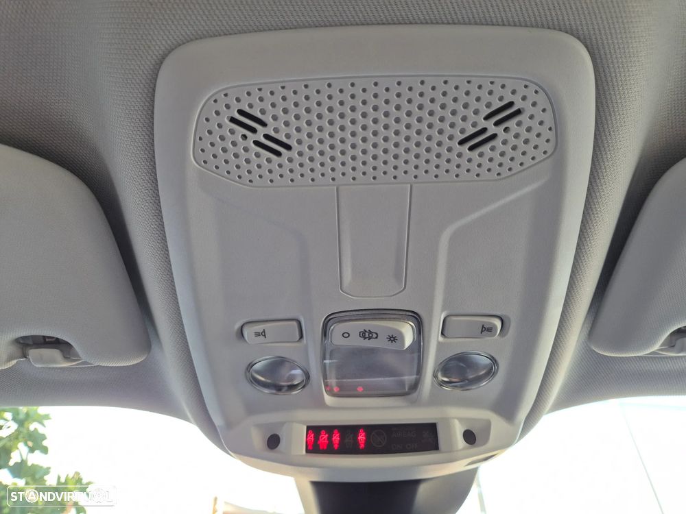 Peugeot 2008 1.2 PureTech Allure Pack - 33