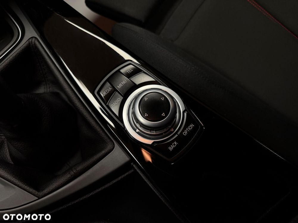 BMW Seria 3 318d xDrive Sport Line - 20
