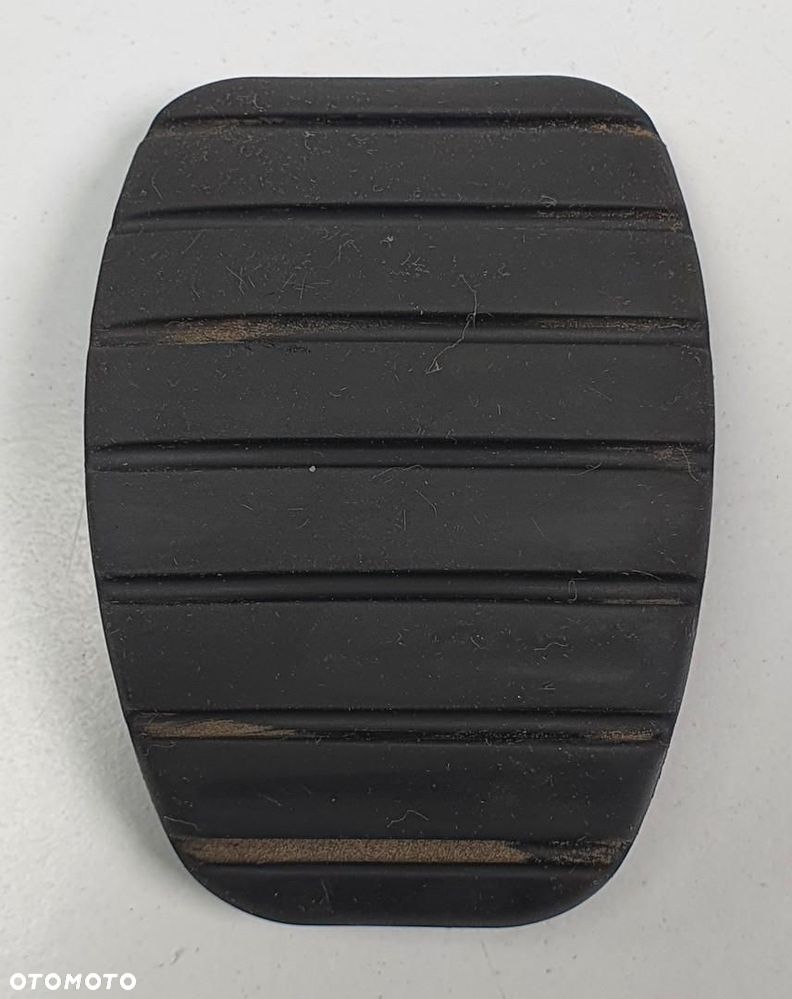 GUMA NAKŁADKA NA PEDAŁ RENAULT TWINGO III 465319334R - 1