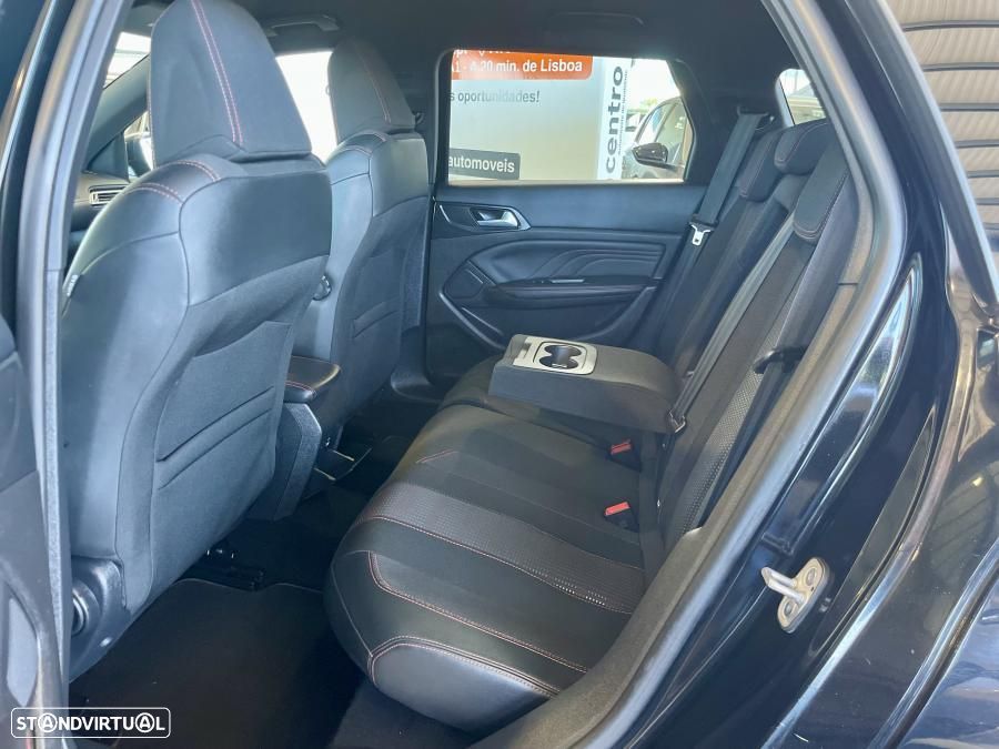 Peugeot 308 SW 1.5 BlueHDi GT Line EAT8 - 27