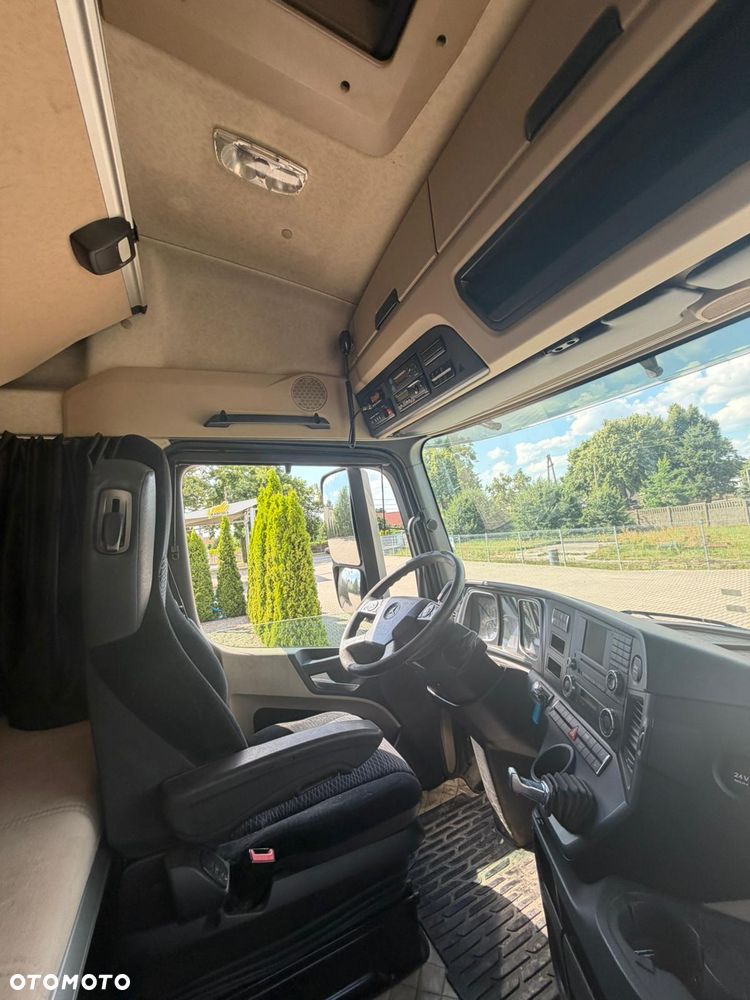 Mercedes-Benz Actros - 4