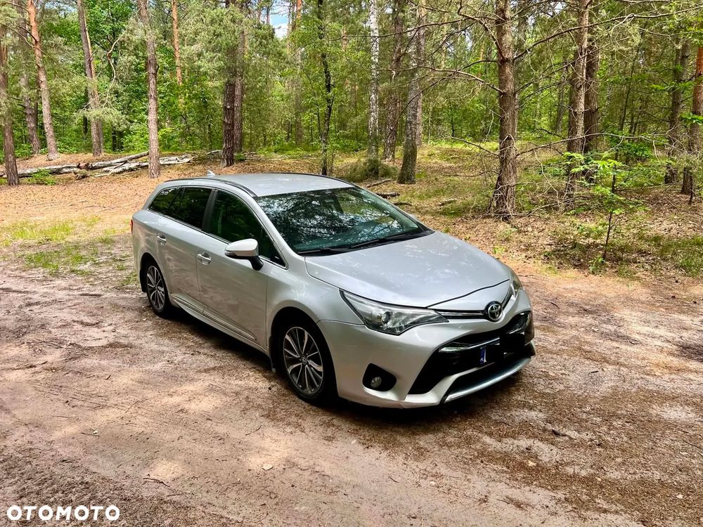 Toyota Avensis 2.0 D-4D Premium - 16