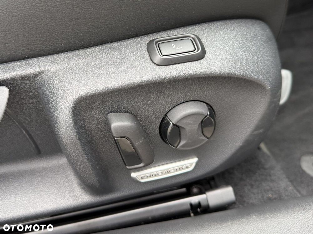 Volkswagen Passat - 28
