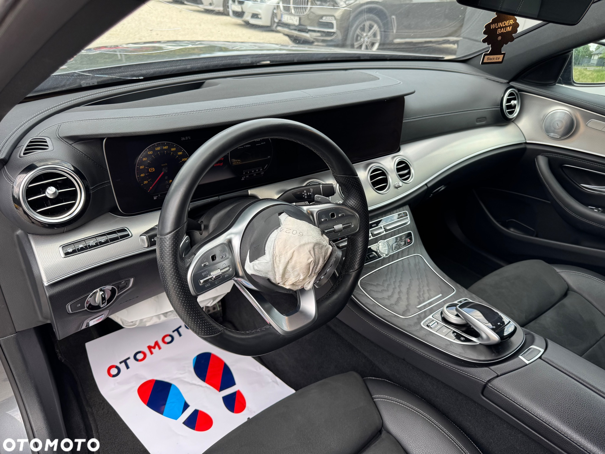 Mercedes-Benz Klasa E 200 4-Matic 9G-TRONIC - 14