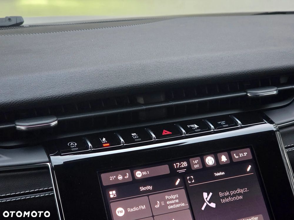 Jeep Grand Cherokee - 29