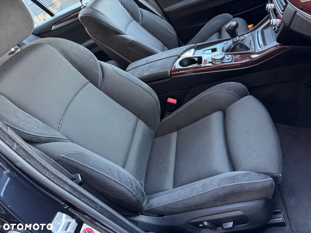 BMW Seria 5 528i - 37