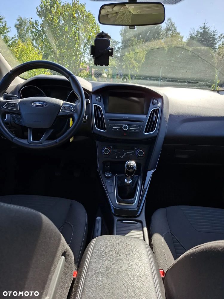 Ford Focus 1.5 EcoBoost Titanium ASS - 4