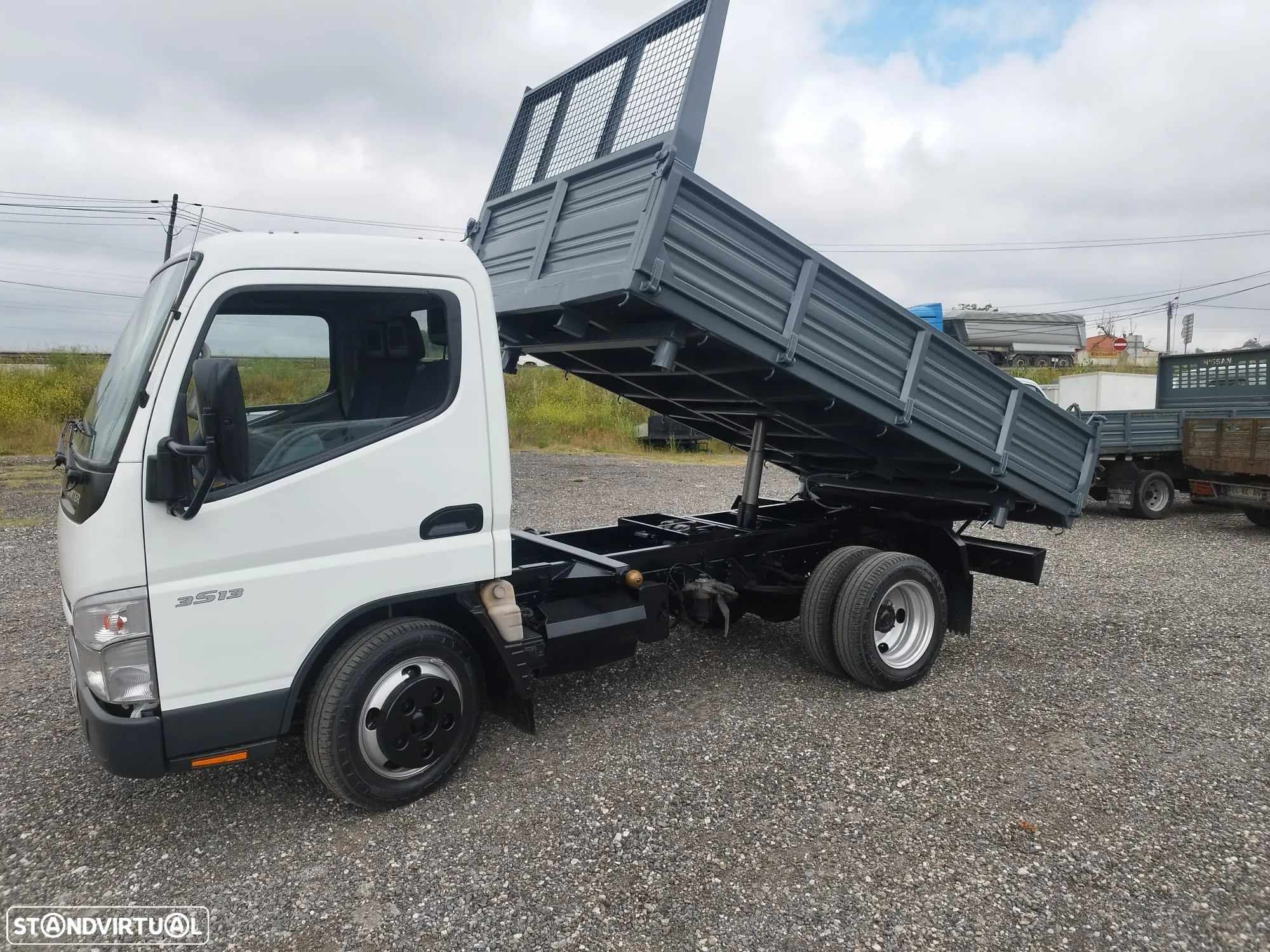 Mitsubishi Fuso - 1