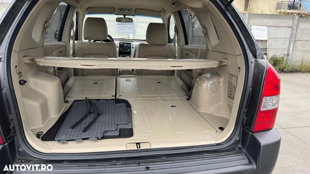 Hyundai Tucson 2.0 DOHC 2WD - 13