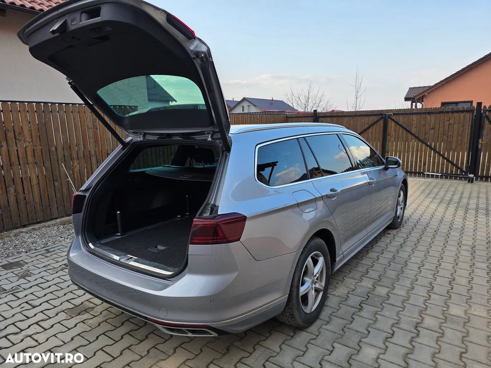 Volkswagen Passat 2.0 TDI SCR DSG 4Motion Elegance - 13