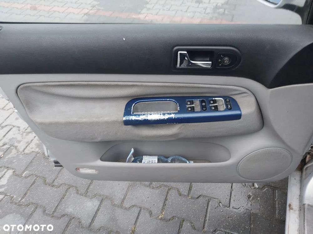 Volkswagen Golf 4 IV GENERATION silnik kompletny 1.9 TDI 90 KM ALH skrzynia biegów sprzęgło pompa wtryskowa paliwa drzwi lewe prawe zderzak maska błotnik klapa lusterko LB7Z turbina maglownica mcperson sanki belka osłona zbiorniczek zamek alufelgi r16 zwrotnica zacisk hamulcowy amortyzator mechanizm szyby serwo pompa pompka panel podszybie lampa tłumik wydech szyba sonda fotel pompka głowica NA CZĘŚCI WSZYSTKIE CZĘŚCI - 22