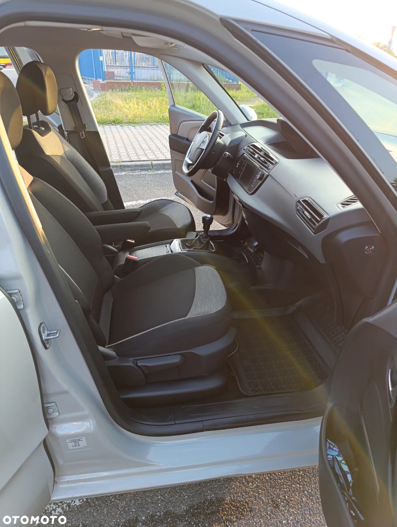 Citroën C4 Picasso 1.2 PureTech MoreLife S&S - 8