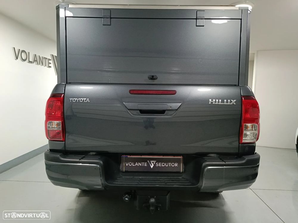 Toyota Hilux - 3