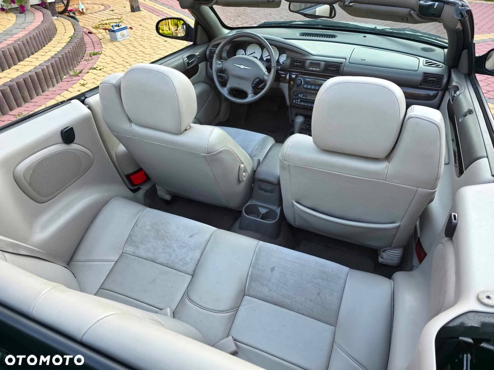 Chrysler Sebring - 7