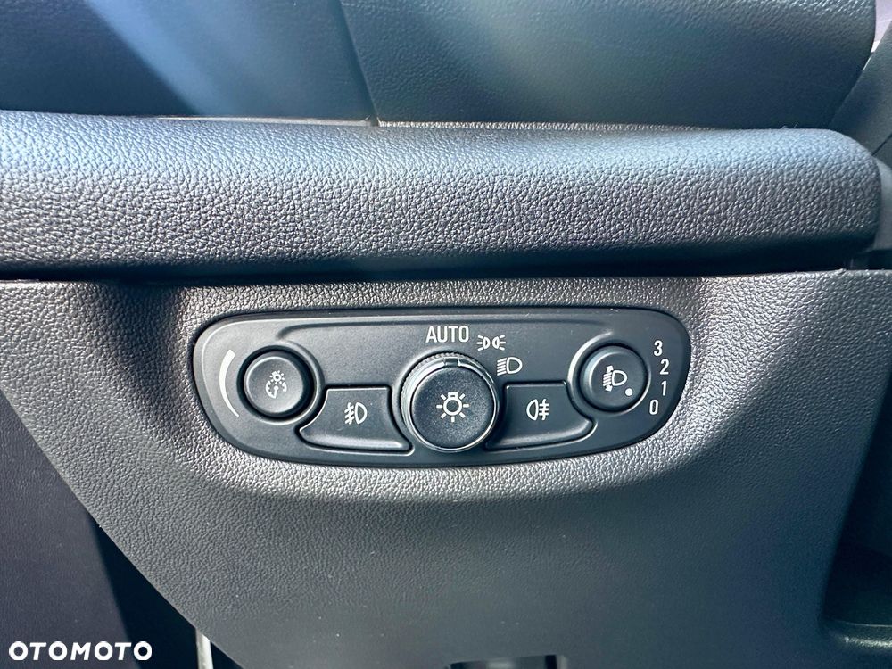 Opel Insignia - 25
