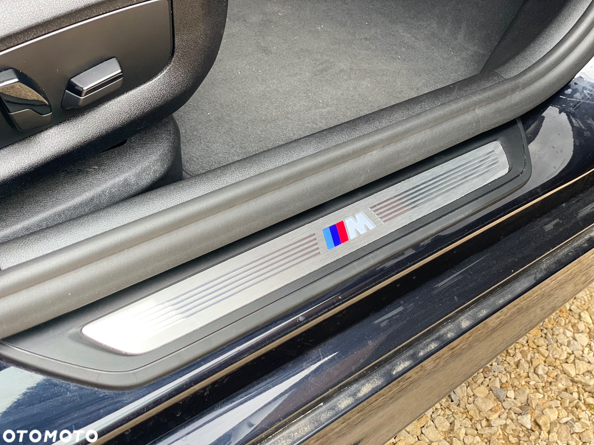 BMW Seria 5 518d M Sport - 34