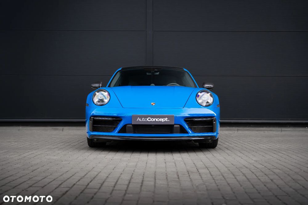 Porsche 911 Carrera 4S - 12