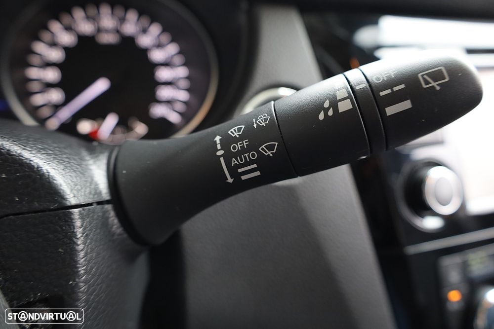 Nissan Qashqai 1.5 dCi N-Connecta J18 - 42