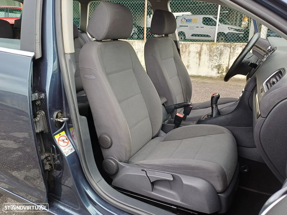 VW Golf Variant 1.6 TDi Confortline - 31