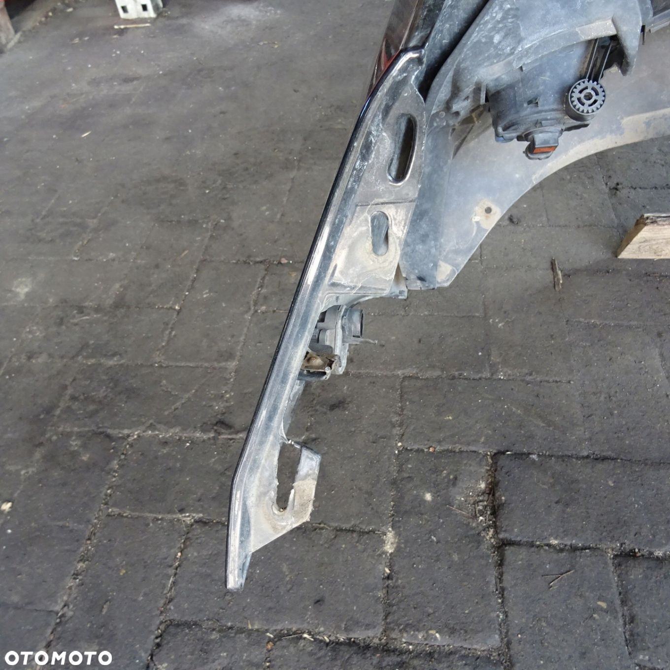 BMW 7 F01 F02 ZDERZAK PRZÓD 475/9 - 11