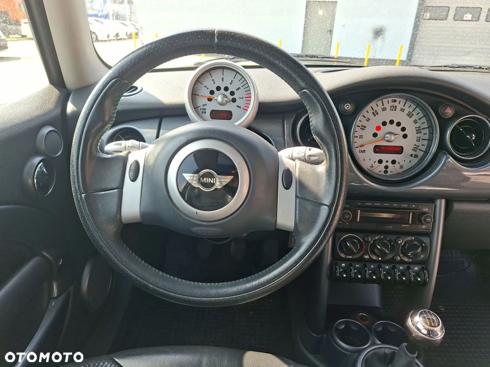 MINI Cooper Standard - 11