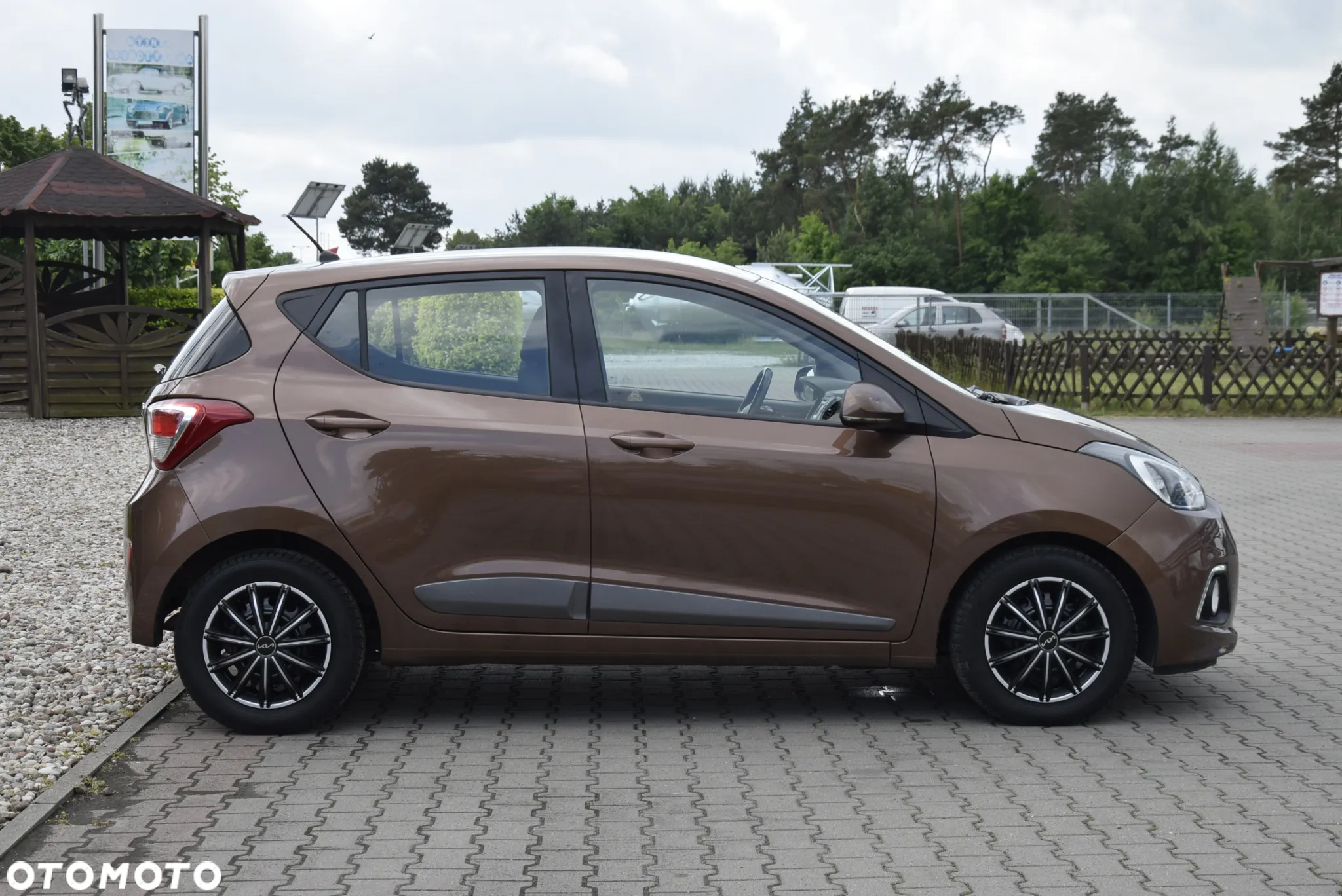 Hyundai i10 1.2 Premium - 12