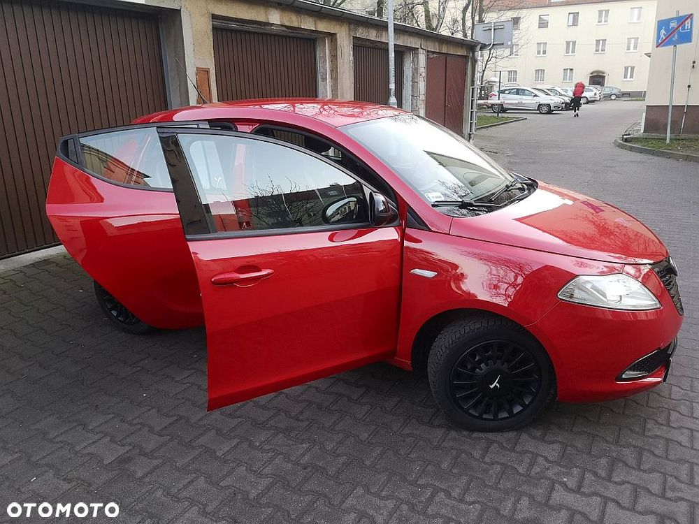Lancia Ypsilon 1.2 8V Black&Red S&S - 1