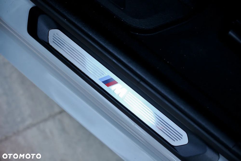 BMW X4 xDrive20i - 12