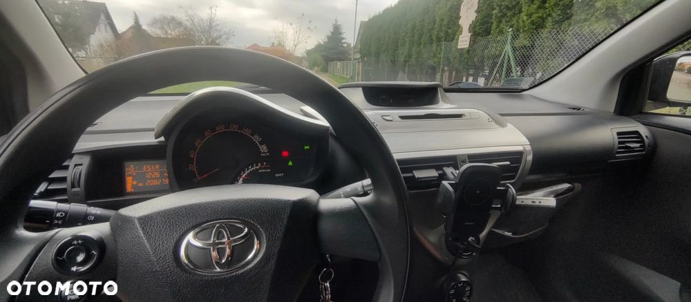 Toyota iQ 1.0 - 12