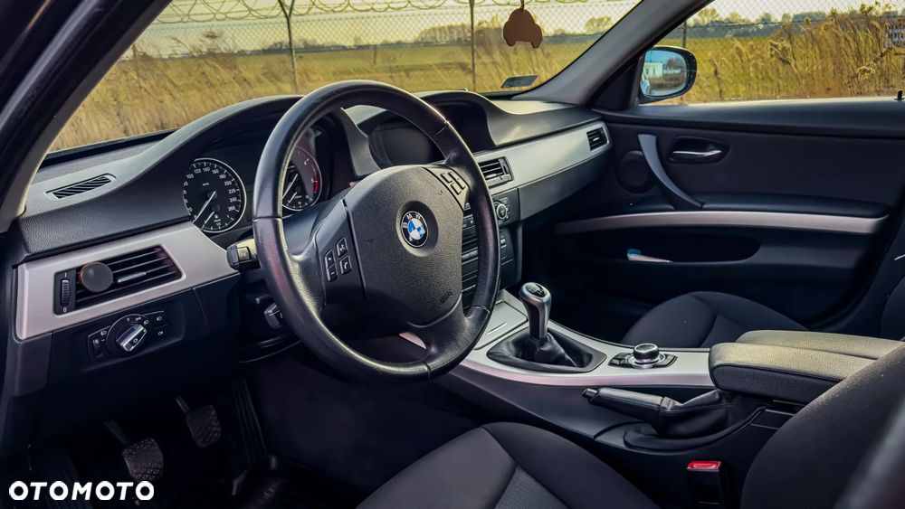 BMW Seria 3 - 26