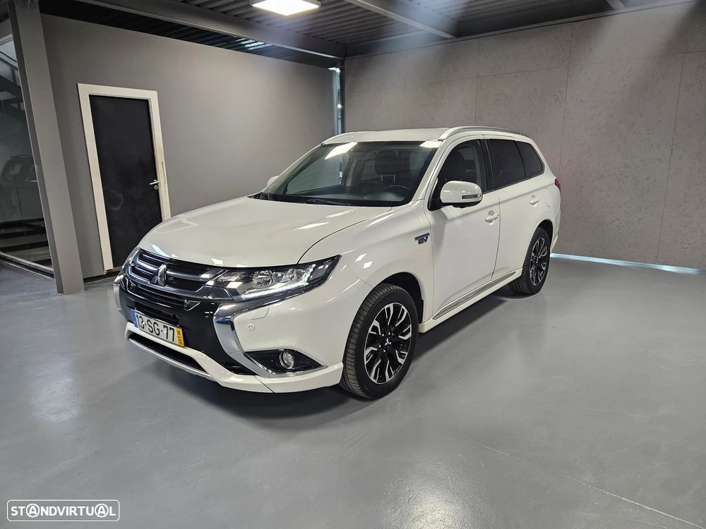 Mitsubishi Outlander - 1