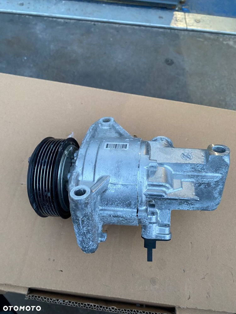 DACIA DUSTER 1 I 2 II DOKKER LODGY LOGAN SANDERO II III POMPA KOMPRESOR SPRĘŻARKA KLIMATYZACJI 1.2T 17r - 2