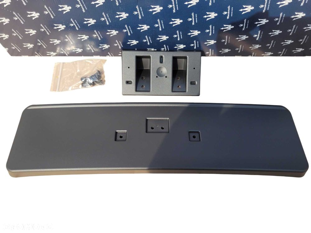 Maserati LEVANTE - podstawa tablicy rejestracyjnej EU - GT GTS Modena - 1