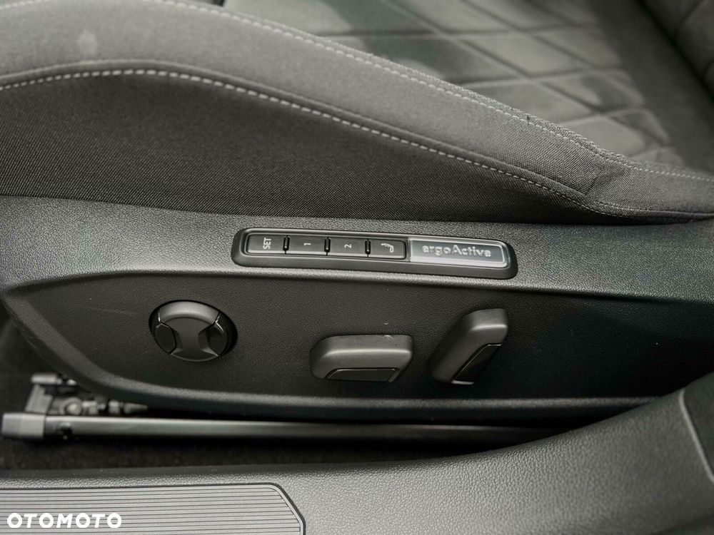 Volkswagen Golf VIII 1.5 TSI EVO Style - 15