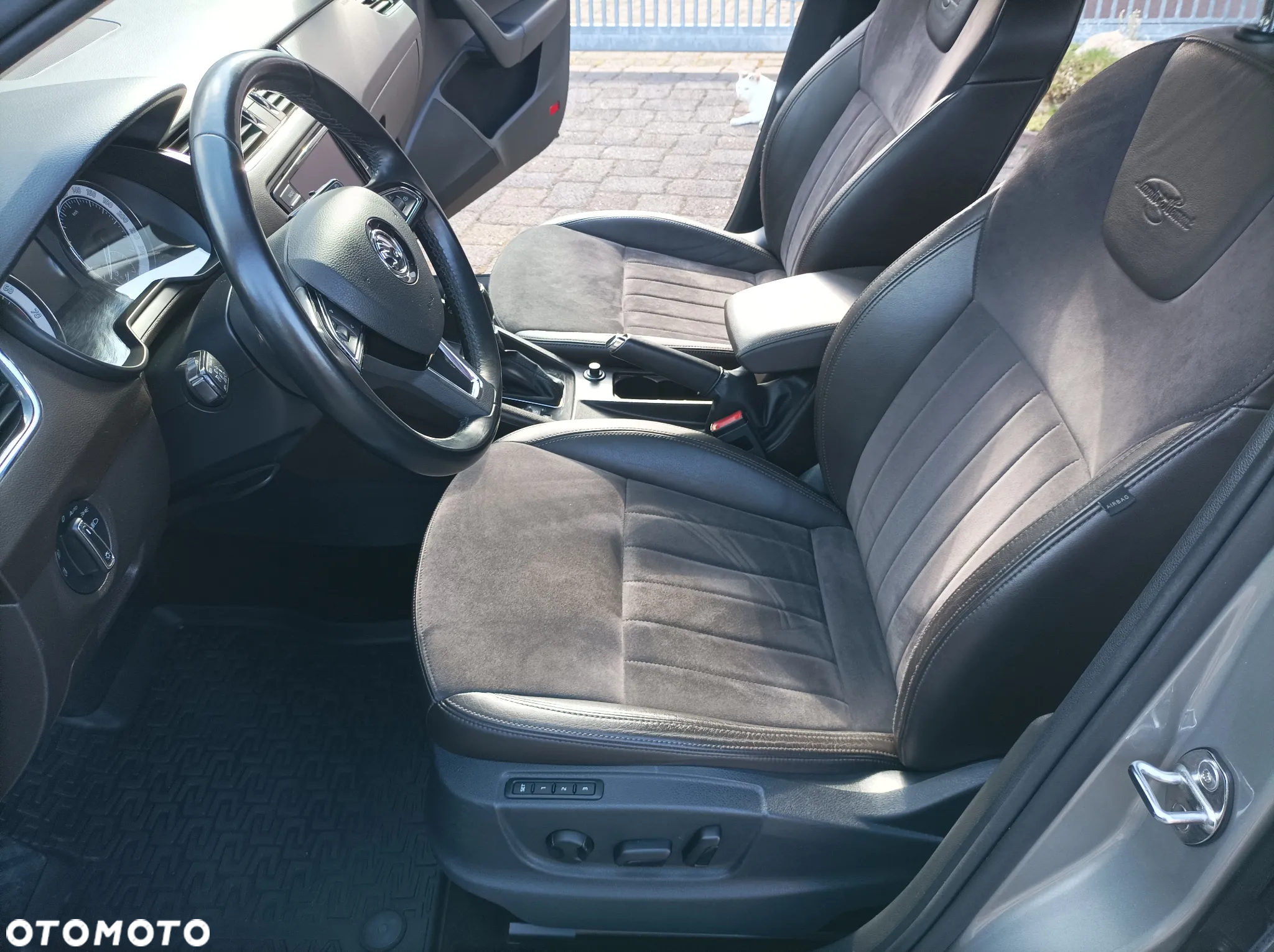 Skoda Octavia 1.8 TSI DSG L&K - 13