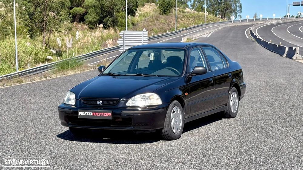 Honda Civic 1.5i LS - 2