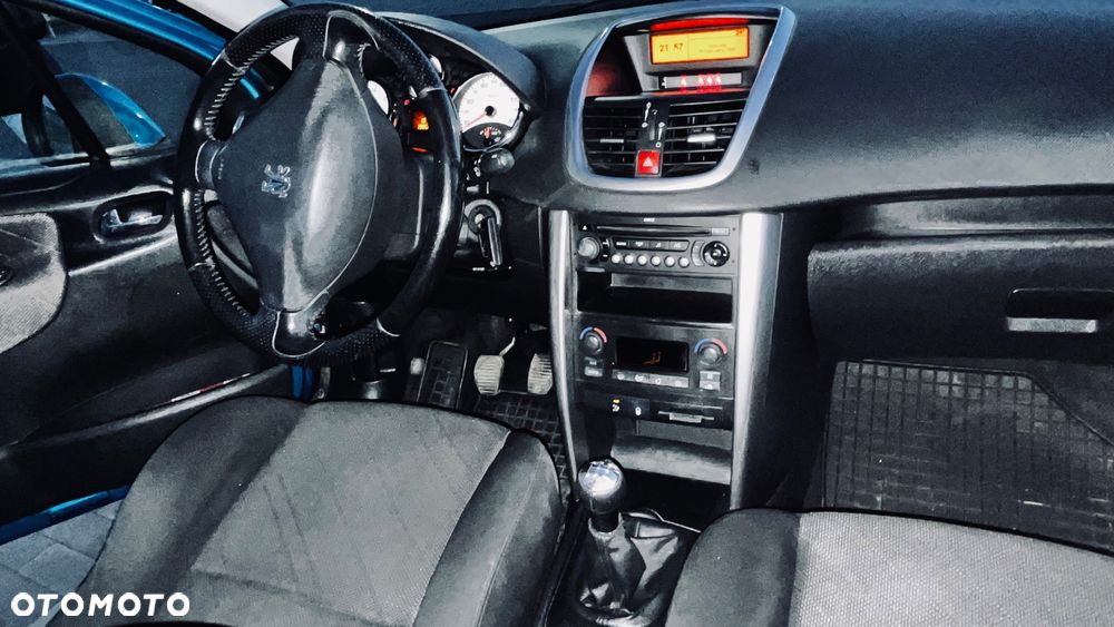 Peugeot 207 1.4 - 22
