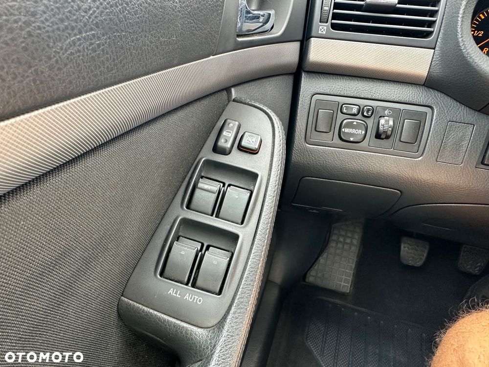 Toyota Avensis - 15