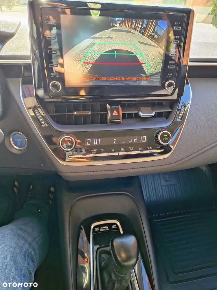 Toyota Corolla 1.8 Hybrid Comfort - 17